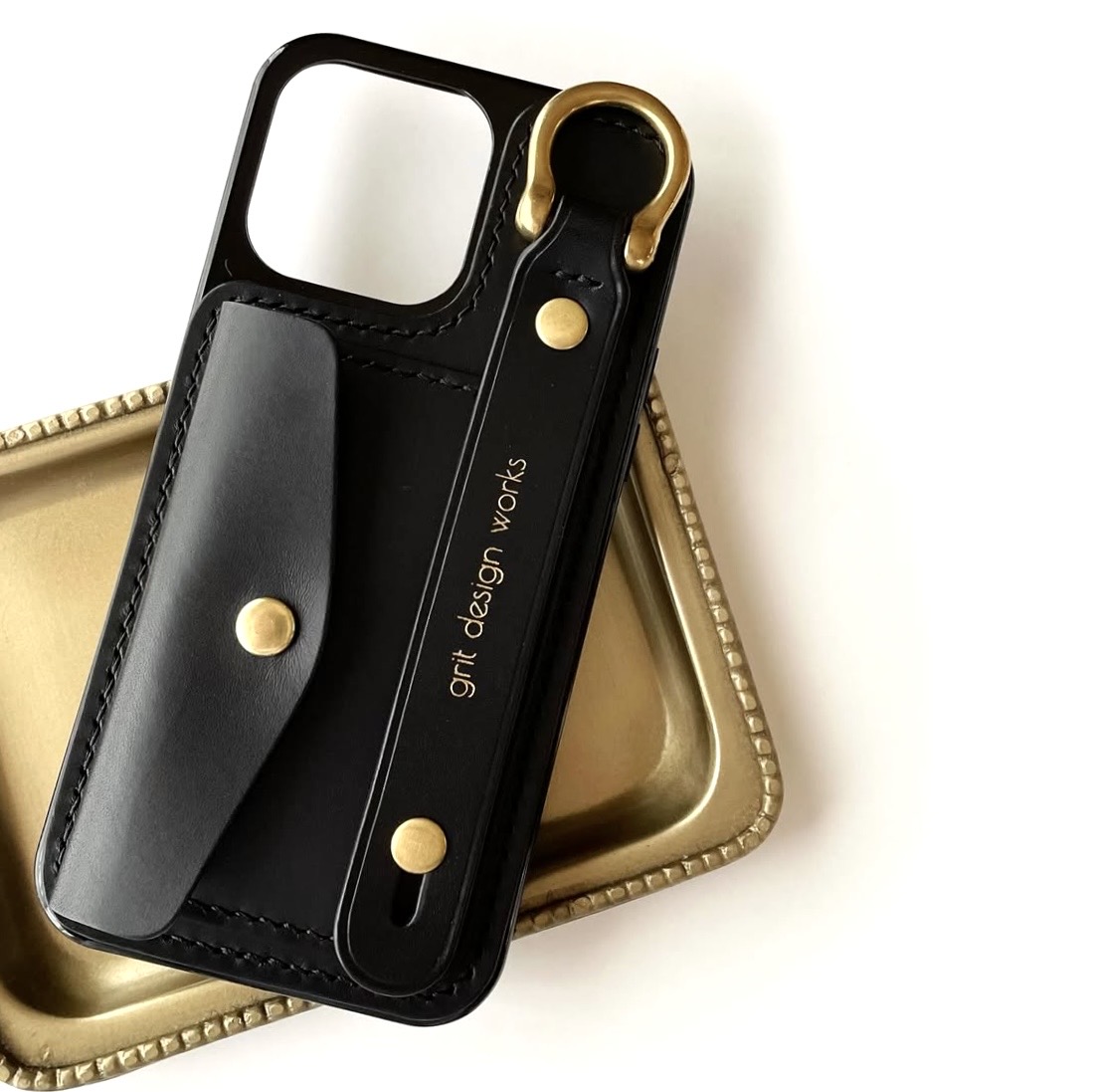 黒のレザーのスマホカバー